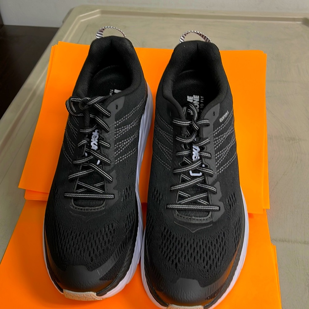 Hoka 8.5 womens black